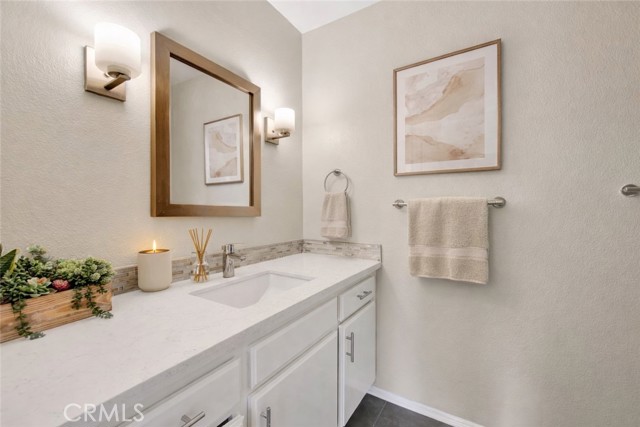 Detail Gallery Image 11 of 38 For 4040 via Marisol #120,  Highland Park,  CA 90042 - 2 Beds | 2 Baths