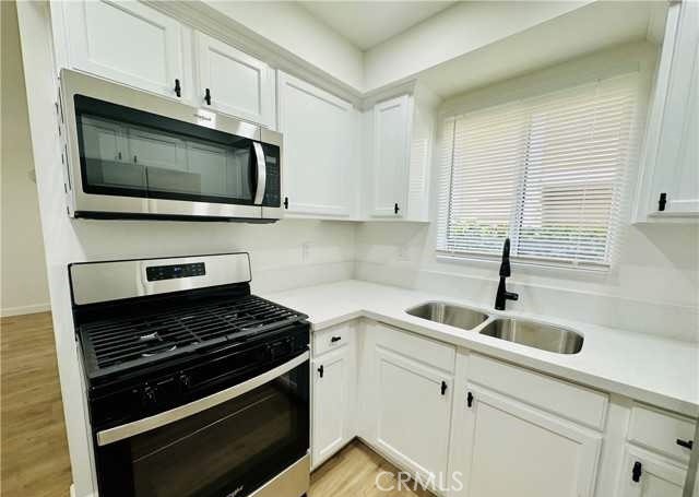 9218 Elm Vista Drive, Downey CA: https://media.crmls.org/medias/d262d809-ddee-4b63-856a-3dc7d4a34057.jpg