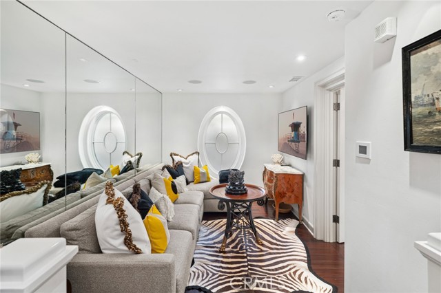 1030 Bayside Cove, Newport Beach CA: https://media.crmls.org/medias/d2654953-9c02-4bcc-ba96-b2df4fb87b7d.jpg