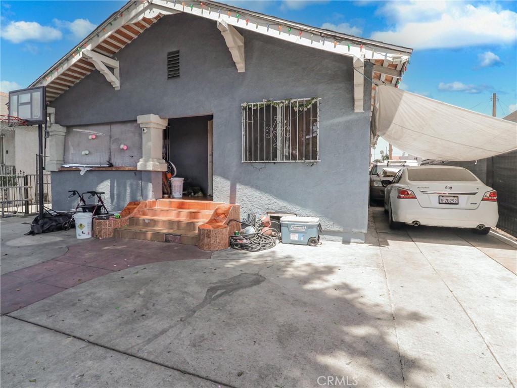 https://media.crmls.org/medias/d26686bf-e2d5-4a11-ab17-e3e9c5aa62a4.jpg?preset=X-Large