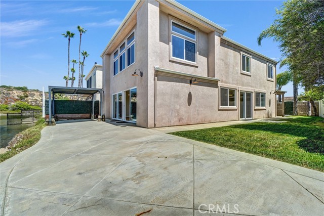Detail Gallery Image 10 of 37 For 6 Canal Cir, Newport Beach,  CA 92663 - 4 Beds | 3 Baths