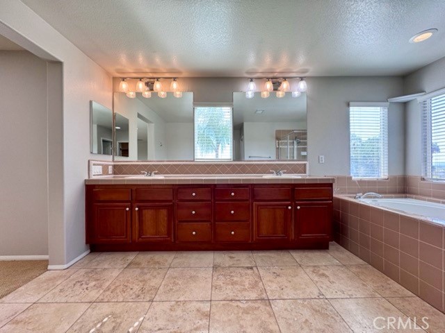 24018 Via Alisol, Murrieta CA: https://media.crmls.org/medias/d2677d46-81c9-46db-94ca-c1be277b6d75.jpg