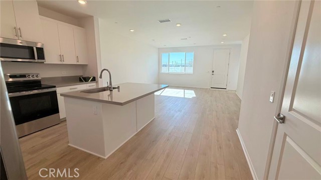 Detail Gallery Image 7 of 25 For 3580 S Eichler Paseo #106,  Ontario,  CA 91761 - 3 Beds | 2/1 Baths