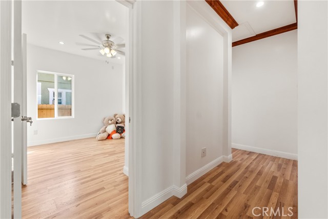 Detail Gallery Image 20 of 41 For 1330 W 48th St, Los Angeles,  CA 90037 - 4 Beds | 3/1 Baths