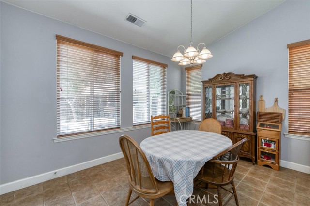 Detail Gallery Image 7 of 38 For 2925 Keats Ave, Clovis,  CA 93611 - 3 Beds | 2 Baths