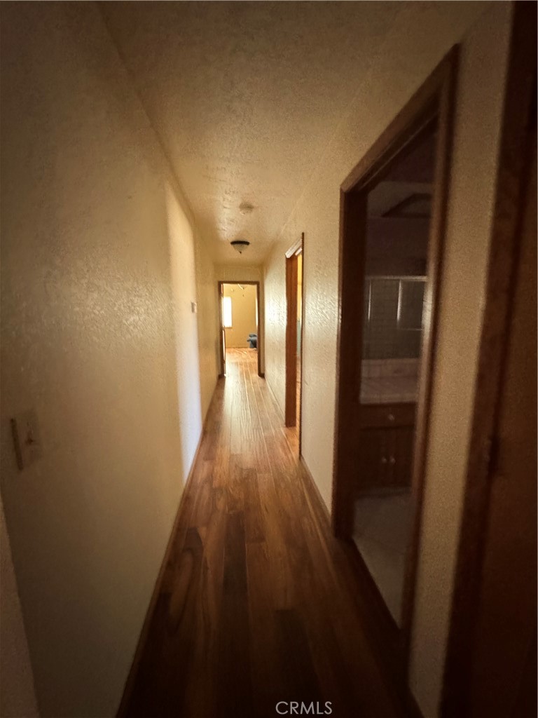 https://media.crmls.org/medias/d2696dd4-c33a-443d-b7c5-211955d1d3bc.jpg?preset=X-Large