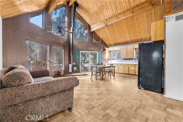 Detail Gallery Image 2 of 9 For 1104 Wendy, Big Bear City,  CA 92314 - 3 Beds | 1 Baths