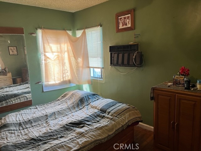 https://media.crmls.org/medias/d26ad5bc-e918-46da-9f33-ff3354a532f0.jpg?preset=X-Large
