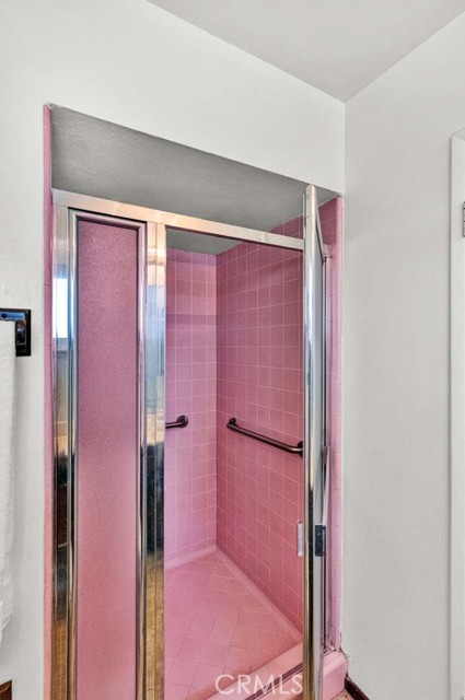 1309 N Linwood Avenue, Santa Ana CA: https://media.crmls.org/medias/d26c0236-b6a4-4d15-a693-3cde9040ba82.jpg