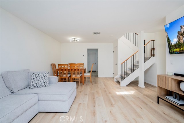Detail Gallery Image 3 of 34 For 8025 70th St, Paramount,  CA 90723 - 3 Beds | 2/1 Baths
