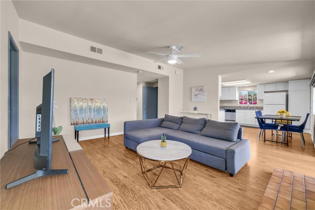 Detail Gallery Image 6 of 30 For 9562 Canton Ave, Anaheim,  CA 92804 - 4 Beds | 2 Baths