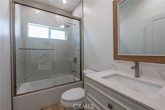 Detail Gallery Image 20 of 22 For 10417 Amigo Ave, Porter Ranch,  CA 91326 - 3 Beds | 2/1 Baths