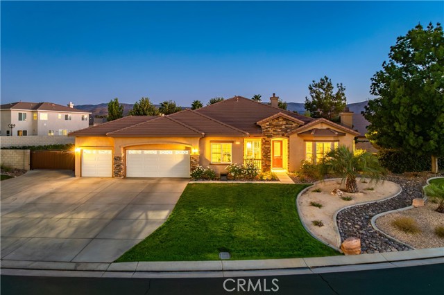 41703 Firenze Street, Lancaster CA: https://media.crmls.org/medias/d26daedb-78ef-4f6b-b09c-a7f63bd6257c.jpg