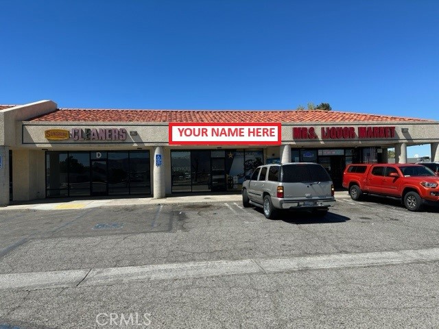 13534 Navajo Road, Apple Valley, California 92308, ,Commercial Lease,For Rent,13534 Navajo Road,CRHD24016289