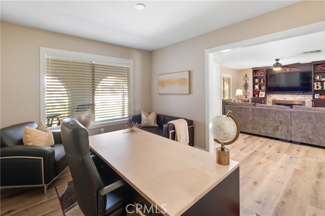 33127 Camelot Drive, Yucaipa CA: https://media.crmls.org/medias/d26e9085-f316-4dd9-8486-7c0496eb1187.jpg