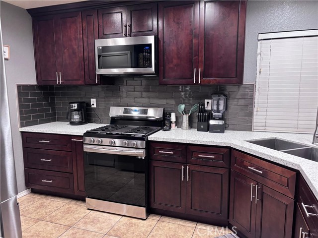 Detail Gallery Image 31 of 38 For 560 Coudures Way, Perris,  CA 92571 - 3 Beds | 2 Baths