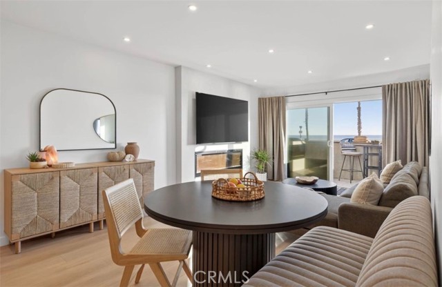 Detail Gallery Image 4 of 26 For 218 E Surfside, Port Hueneme,  CA 93041 - 3 Beds | 2 Baths