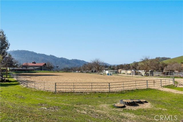 2265 Holly Drive, Paso Robles CA: https://media.crmls.org/medias/d26fcd84-a5fe-4c7e-9ee6-a41cc39a9381.jpg