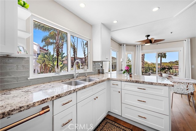 Detail Gallery Image 10 of 31 For 210 Avenida Montalvo #4,  San Clemente,  CA 92672 - 3 Beds | 2 Baths