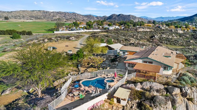 Detail Gallery Image 6 of 33 For 25655 Leon Rd, Homeland,  CA 92548 - 3 Beds | 2 Baths