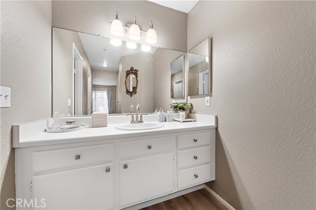 192 S Cross Creek Road, Orange CA: https://media.crmls.org/medias/d270da33-3a02-4bb6-acab-c2e3383d0eab.jpg
