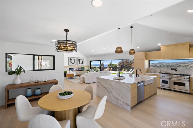 820 Calle Mendoza, San Clemente CA: https://media.crmls.org/medias/d27176c2-116f-4d51-852b-c46c75b9f4d2.jpg