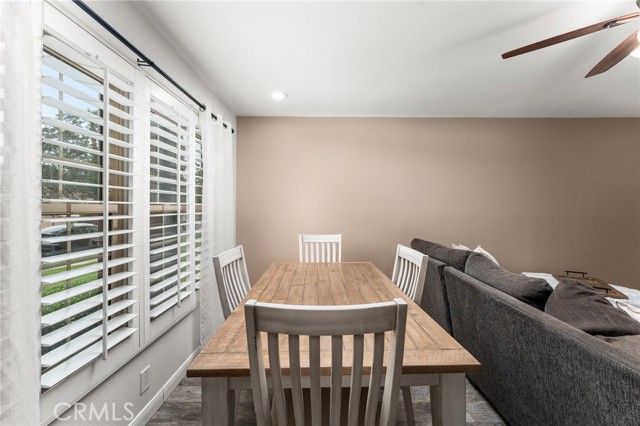 571 La Verne Street, Redlands CA: https://media.crmls.org/medias/d2725931-33ae-4c2d-a80f-7716b56d8f1c.jpg