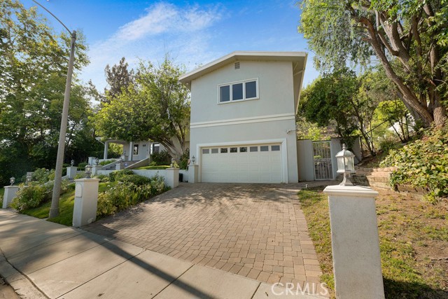 17232 Quesan Place, Encino CA: https://media.crmls.org/medias/d272d795-8bf9-454a-8630-86ed1ed24e1e.jpg
