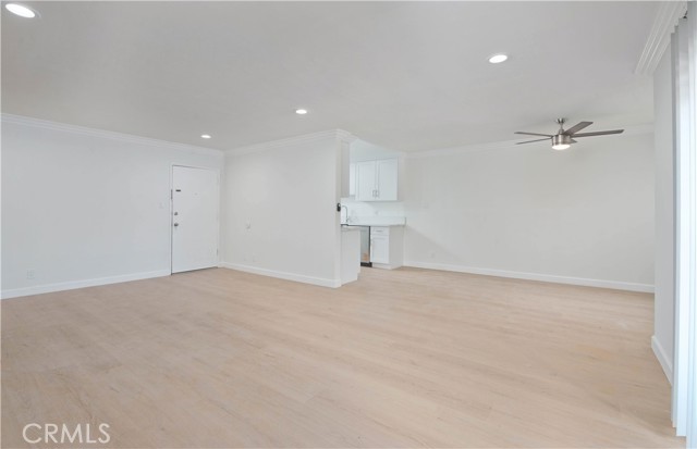 Detail Gallery Image 5 of 25 For 5415 Newcastle Ave #18,  Encino,  CA 91316 - 3 Beds | 2 Baths