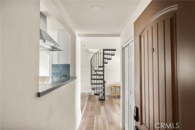 Detail Gallery Image 4 of 42 For 17110 Bluewater Ln, Huntington Beach,  CA 92649 - 1 Beds | 1/1 Baths