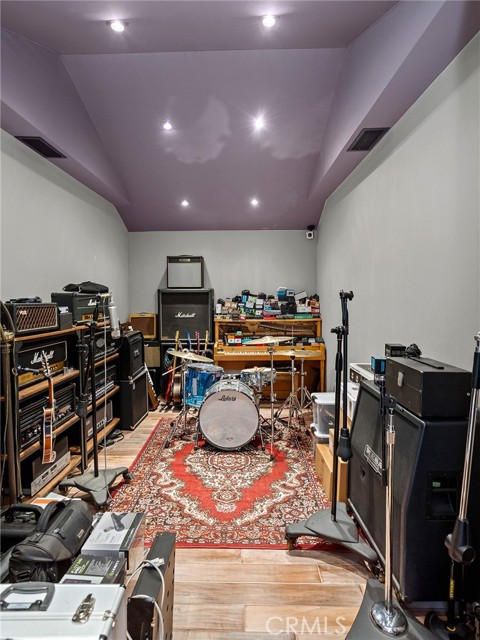5762 Andasol Avenue, Encino CA: https://media.crmls.org/medias/d273e69c-6098-4e1e-9a01-17b6a22c0d14.jpg