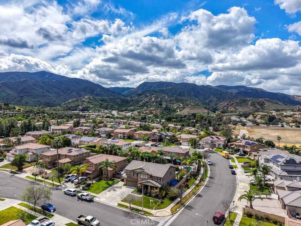 https://media.crmls.org/medias/d2746776-9556-46c5-9e70-d0c511873a58.jpg?preset=X-Large