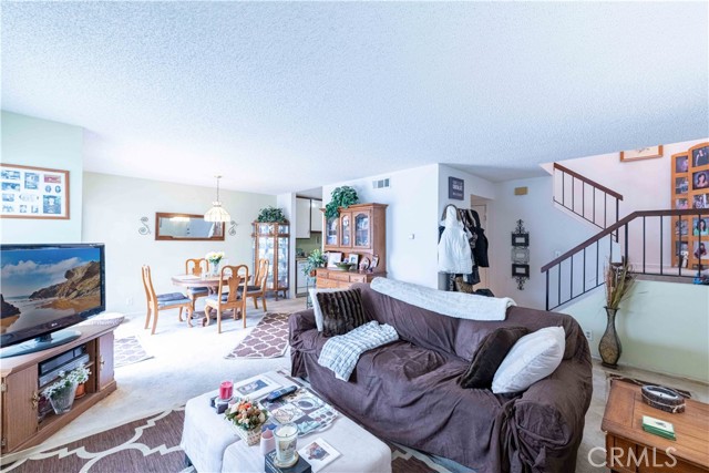 1363 San Simeon Court, Ventura CA: https://media.crmls.org/medias/d274d96d-0368-43a0-adaa-558801543b0e.jpg