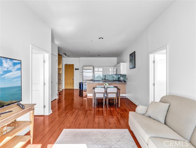 Detail Gallery Image 16 of 32 For 801 S Grand Ave #1812,  Los Angeles,  CA 90017 - 2 Beds | 2 Baths