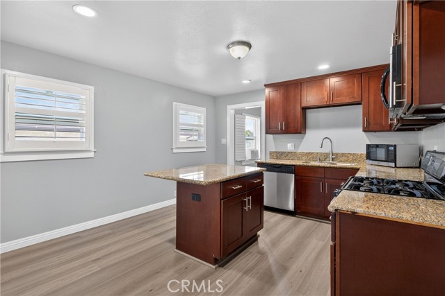 Detail Gallery Image 7 of 38 For 1274 W 3rd St, San Pedro,  CA 90732 - 3 Beds | 2 Baths