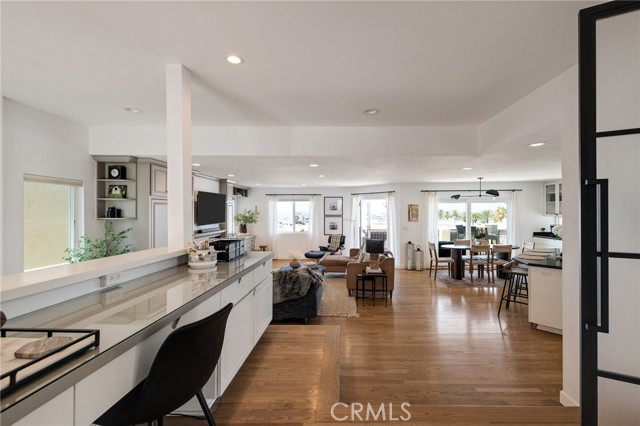 1111 Manhattan Ave, Hermosa Beach CA: https://media.crmls.org/medias/d277160f-0bf2-403e-a00e-3fe3257df97f.jpg