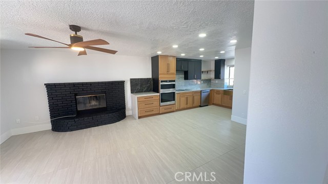 22547 Cascade, Canyon Lake CA: https://media.crmls.org/medias/d278015c-abfb-4ffa-a8ca-0c0cff99d5c6.jpg