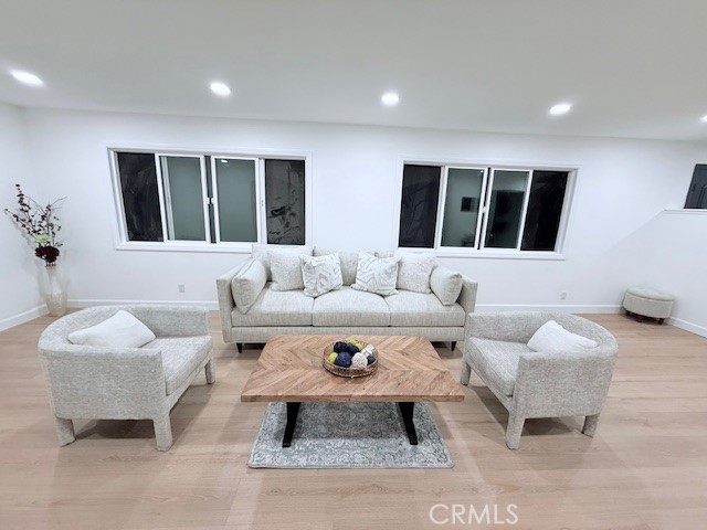 https://media.crmls.org/medias/d278b540-516b-4b23-9683-ef770e6d2a57.jpg?preset=X-Large