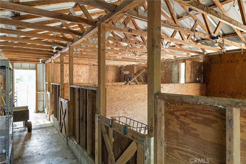 https://media.crmls.org/medias/d2790c05-782b-4707-8ef8-f6134c4e38ef.jpg?preset=X-Large