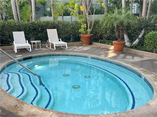 Image 37 of 40 For 2233 Martin  302