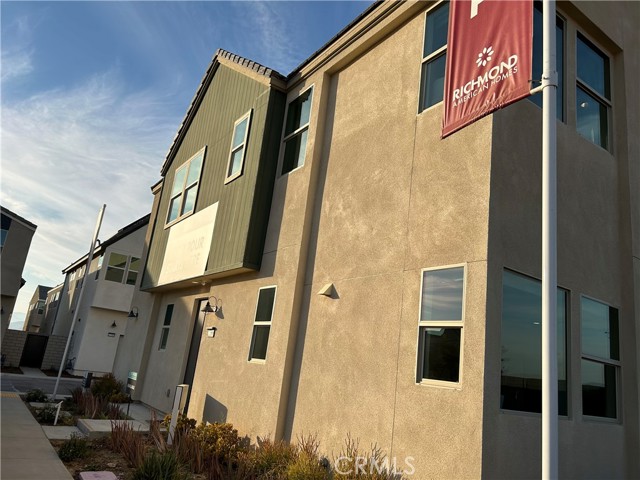 Detail Gallery Image 1 of 11 For 27386 Snow Creek Pl, Valencia,  CA 91381 - 3 Beds | 2/1 Baths