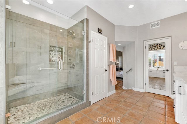 Image 22 of 45 For 17 Antibes  