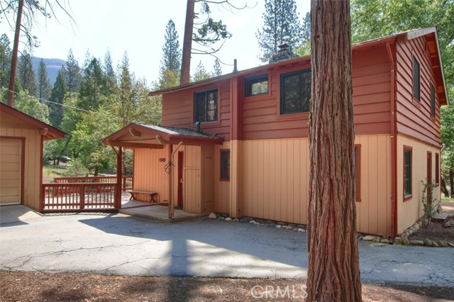 Detail Gallery Image 4 of 52 For 2590 Yosemite Pines Ln, Wawona,  CA 95389 - 5 Beds | 2 Baths