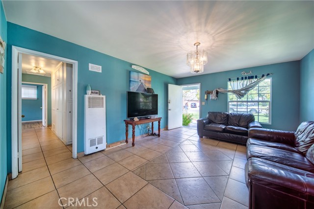 Detail Gallery Image 9 of 29 For 1582 Darby Ave, Pomona,  CA 91767 - 3 Beds | 1 Baths
