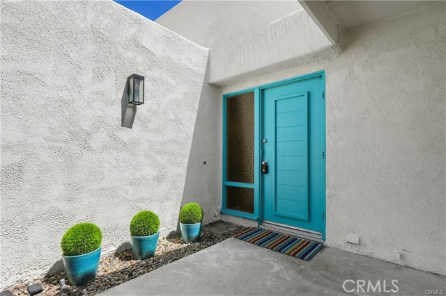Detail Gallery Image 1 of 33 For 1692 Fairway Cir, Palm Springs,  CA 92264 - 2 Beds | 2 Baths