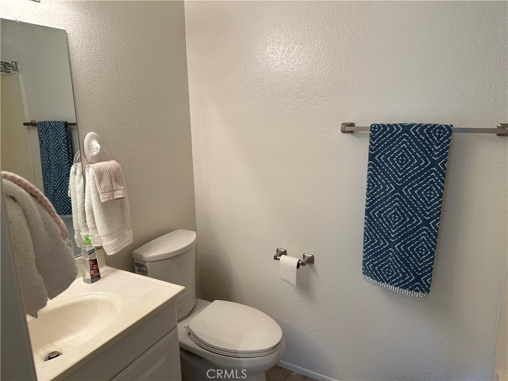 https://media.crmls.org/medias/d27b9c0a-c4bb-4ddd-aa27-a4c94d2396df.jpg?preset=X-Large