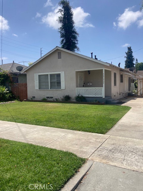 Detail Gallery Image 1 of 17 For 722 W Palmyra Ave, Orange,  CA 92868 - 2 Beds | 1 Baths