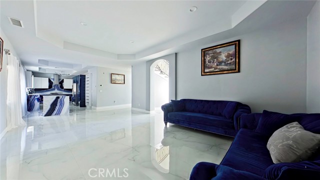 Detail Gallery Image 11 of 45 For 6937 Kian Ct, Van Nuys,  CA 91406 - 4 Beds | 3 Baths