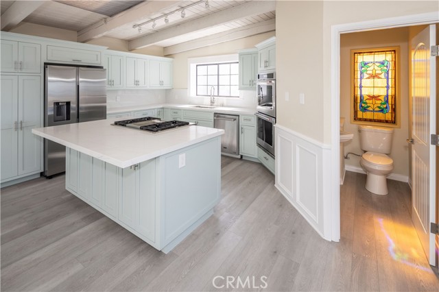 434 Manhattan Avenue, Hermosa Beach CA: https://media.crmls.org/medias/d27d6627-9d7c-4457-a3ed-2b9f267909d3.jpg