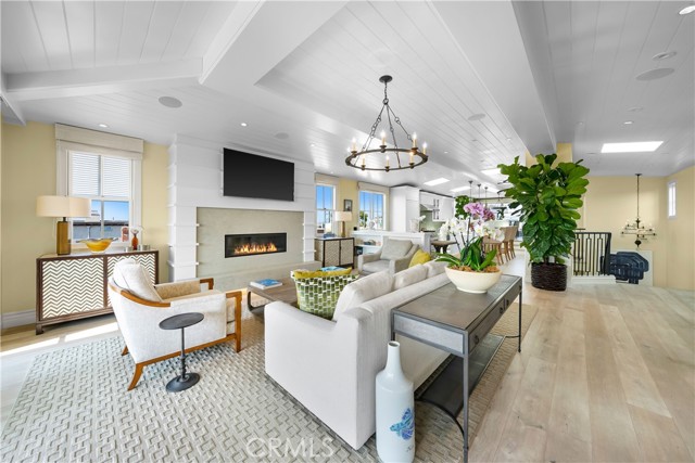 Detail Gallery Image 3 of 52 For 441 28th St, Manhattan Beach,  CA 90266 - 4 Beds | 4/1 Baths